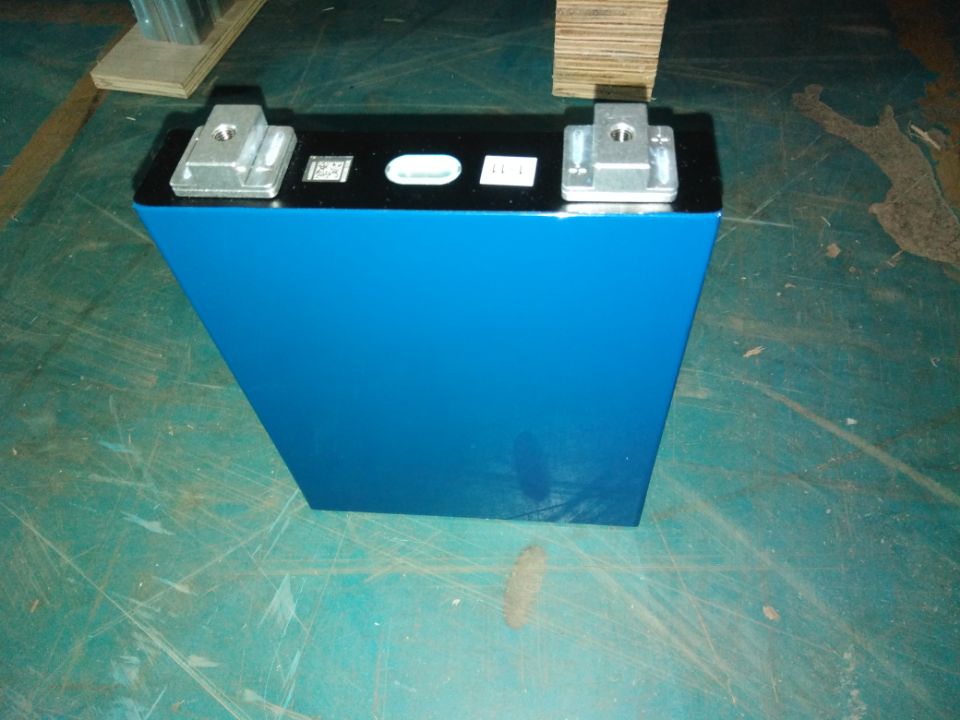 200 pcs CALB 3.7V 113Ah NMC battery shipped to Brazil