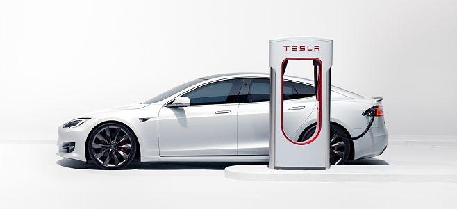 Understand why Tesla electric vehicles are so powerful? Look at its battery system.