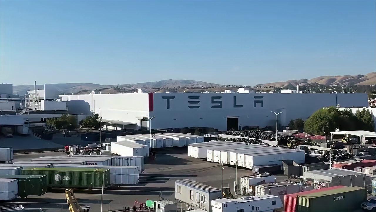 Tesla Plots $20 Billion Battery & Lithium Push Amid Growth Shift